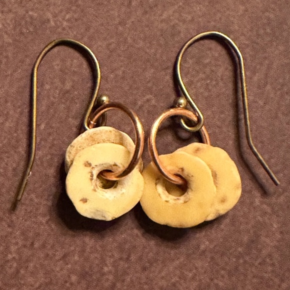 HAND CRAFTED Ostrich Eggshell Heishi Beads on a Copper ring Bronze Earrings - Picture 4 of 8